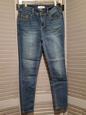 Angels Women's Medium Blue Skinny Stretch Jeans Size 6